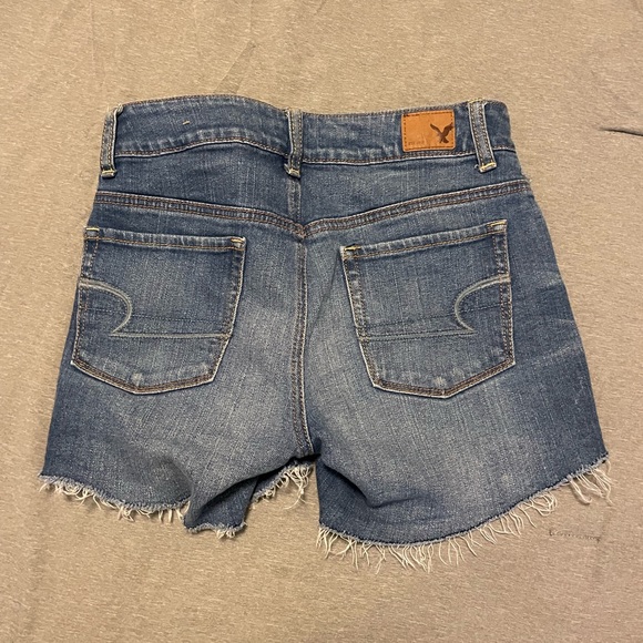 AE Shorts - Picture 2 of 3